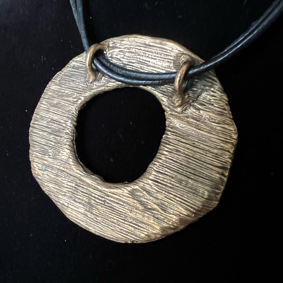 Chico’s 16 in Bold Circle “O” Metal Pendant Necklace - Picture 3 of 3